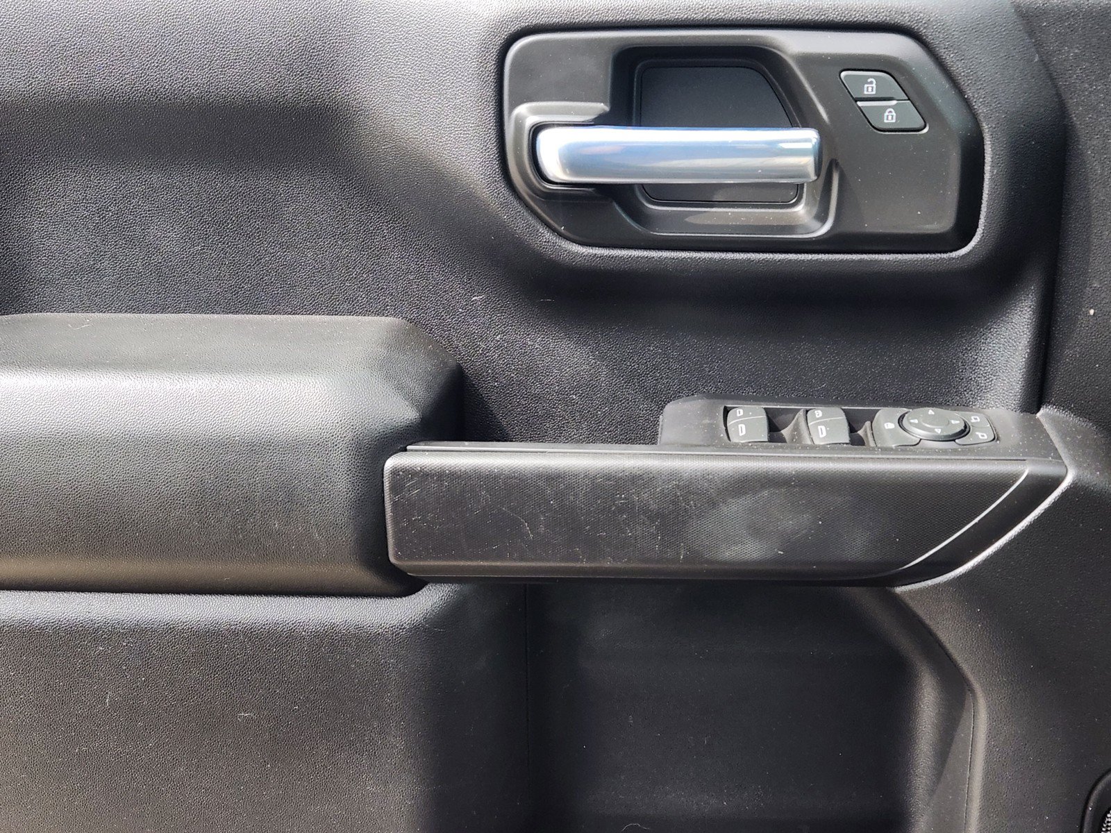 Used 2023 Chevrolet Silverado 1500 Custom RWD image 17