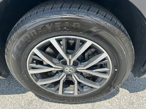 Used 2019 Volkswagen Tiguan SE w/ Panoramic Sunroof Package AWD/4WD image 25