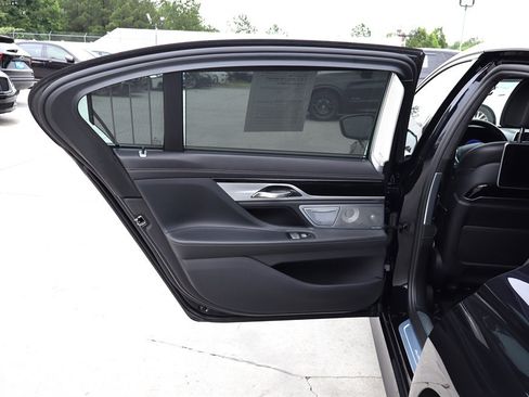 Used 2018 BMW 750i xDrive AWD/4WD image 50