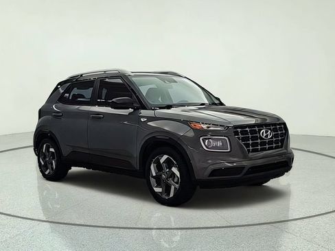 Used 2022 Hyundai Venue Limited FWD image 8