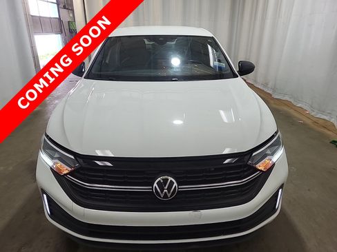 Used 2024 Volkswagen Jetta Sport FWD image 3