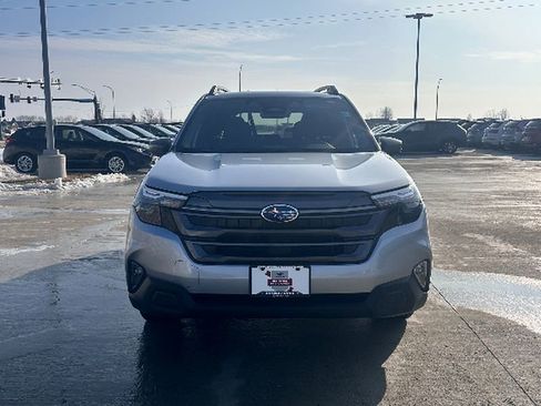 Used 2025 Subaru Forester Premium w/ Convenience Package #1 image 3