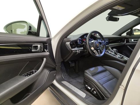 Used 2020 Porsche Panamera 4 image 16