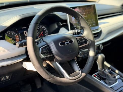 Used 2024 Jeep Compass Limited AWD/4WD image 9