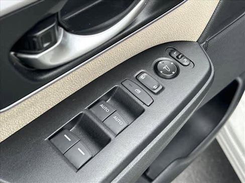 Used 2017 Honda CR-V EX image 13
