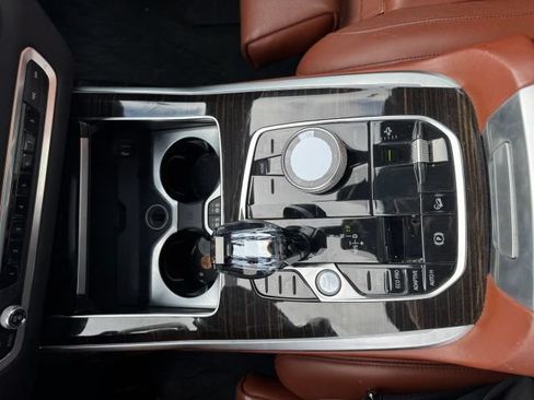 Used 2019 BMW X7 xDrive50i w/ M Sport Package AWD/4WD image 16