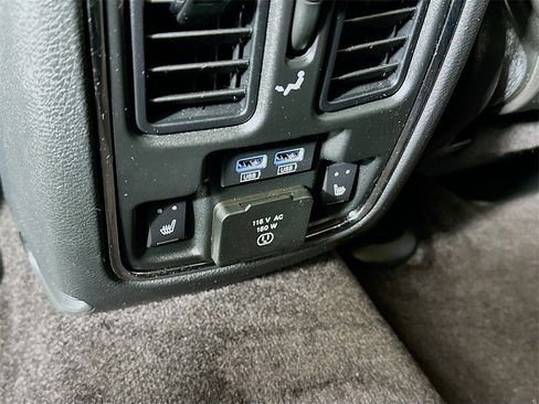 Used 2018 Jeep Grand Cherokee Limited w/ Trailer Tow Group IV image 17