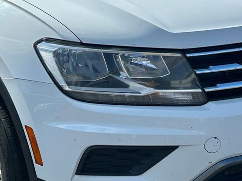 Used 2018 Volkswagen Tiguan SE w/ Panoramic Sunroof Package AWD/4WD image 12