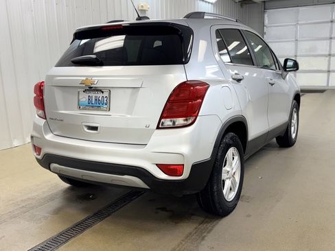 Used 2018 Chevrolet Trax LT w/ LT Convenience Package image 5