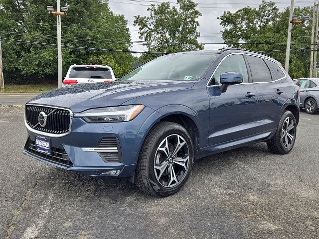 Used 2022 Volvo XC60 B5 Momentum w/ Climate Package AWD/4WD image 3