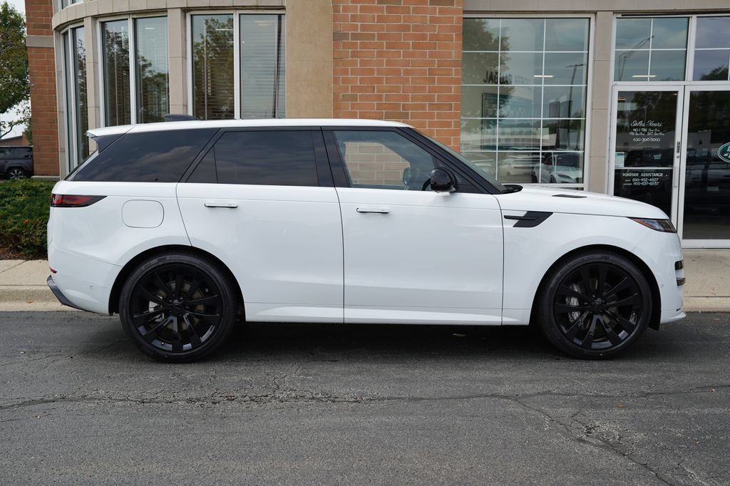 New 2026 Land Rover Range Rover Sport Dynamic SE AWD/4WD image 7