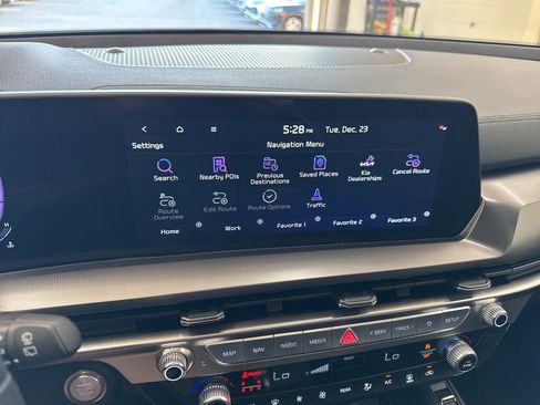 Used 2025 Kia Telluride S image 9