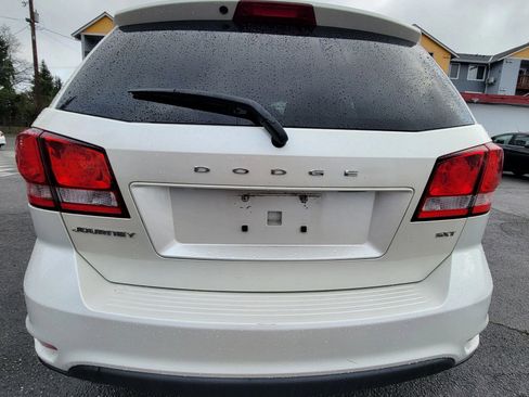 Used 2012 Dodge Journey SXT image 6