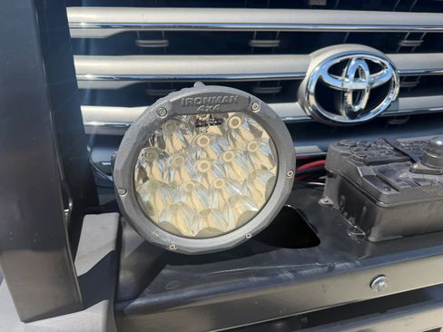 Used 2011 Toyota Land Cruiser w/ Upgrade Pkg AWD/4WD image 69
