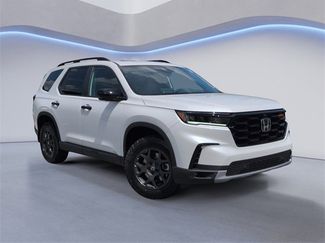 New 2025 Honda Pilot TrailSport video 2
