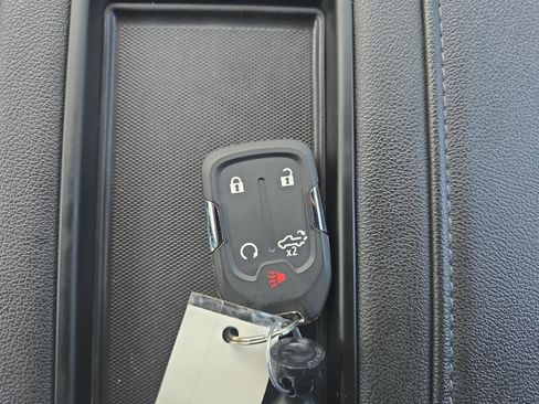 Used 2022 Chevrolet Silverado 1500 LTZ AWD/4WD image 12