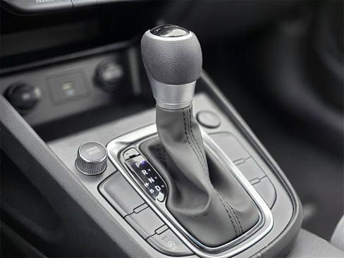 Used 2023 Hyundai Kona SEL image 33