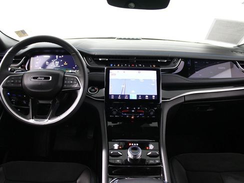 Used 2022 Jeep Grand Cherokee Trailhawk image 12