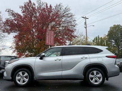 Certified 2022 Toyota Highlander LE