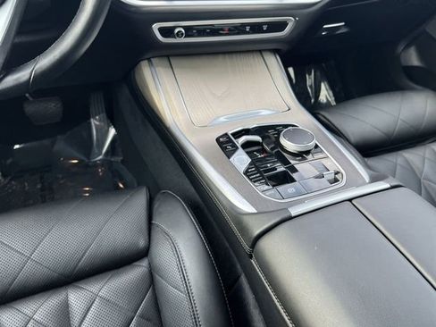 Certified 2024 BMW X7 xDrive40i w/ Premium Package image 20