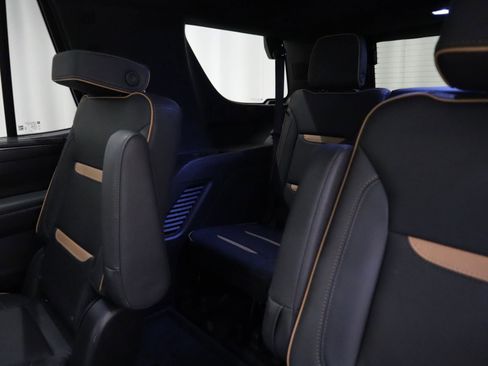 Used 2022 GMC Yukon AT4 w/ Technology Package AWD/4WD image 22
