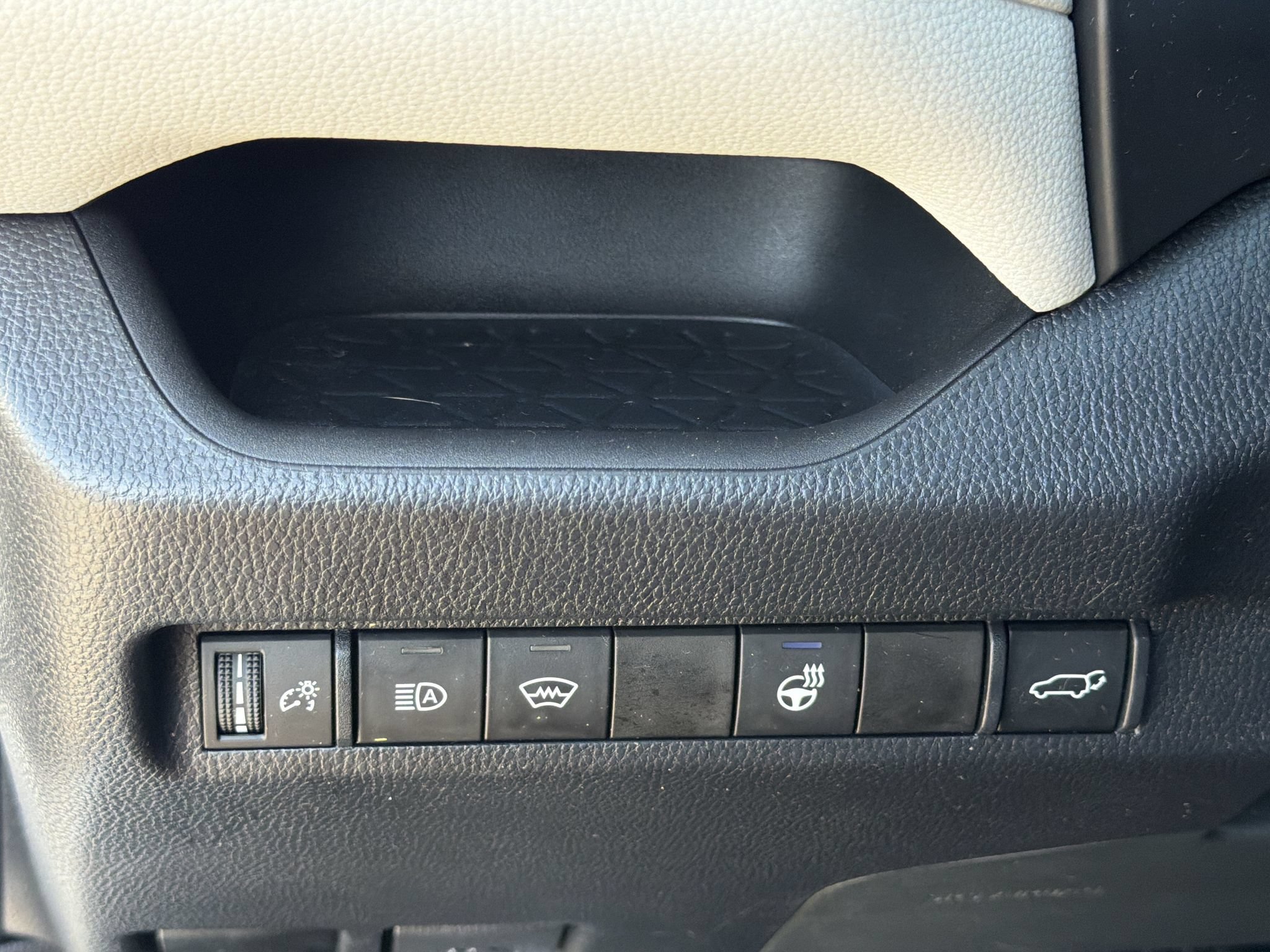 Used 2023 Toyota RAV4 XLE Premium FWD image 13