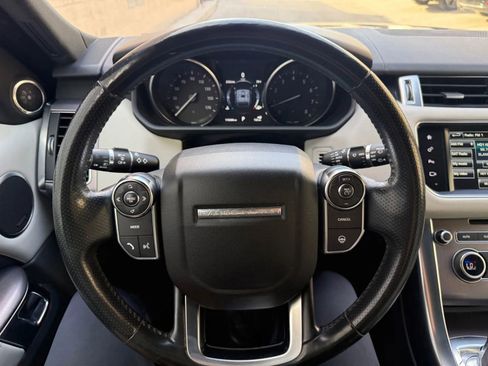 Used 2016 Land Rover Range Rover Sport HSE image 19