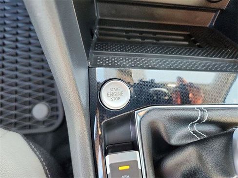 New 2025 Volkswagen Taos SE image 19