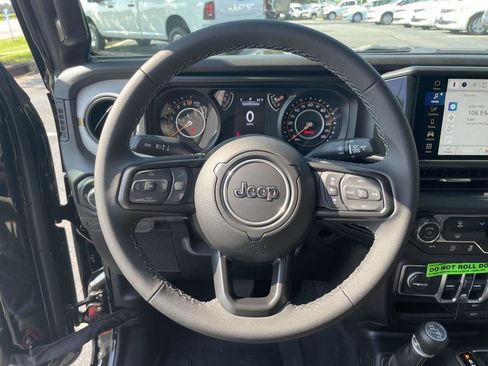New 2025 Jeep Gladiator Sport image 33