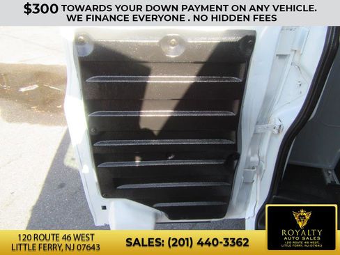 Used 2015 GMC Savana 2500 image 35
