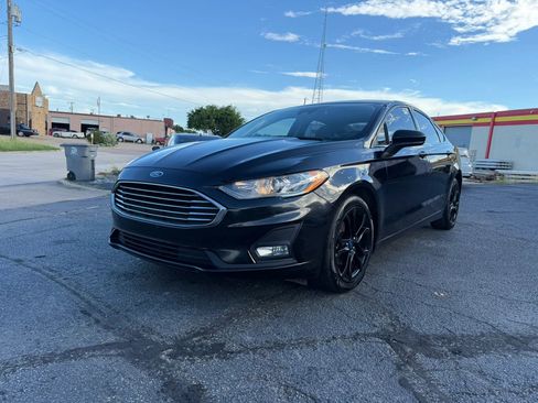 Used 2019 Ford Fusion SE w/ Equipment Group 151A FWD image 1