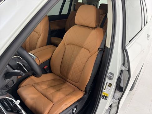 Certified 2024 BMW X7 xDrive40i w/ Premium Package image 13