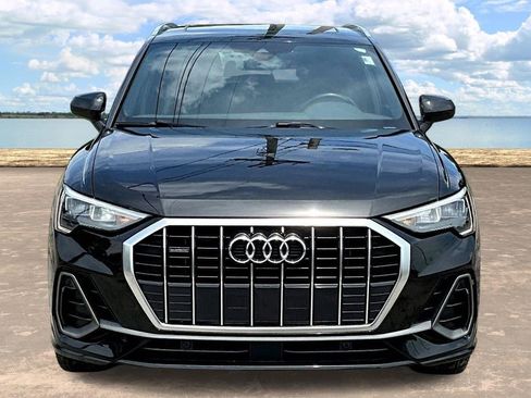 Used 2021 Audi Q3 2.0T Premium w/ Convenience Package AWD/4WD image 2