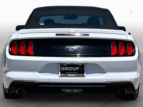 Used 2022 Ford Mustang Premium RWD image 5
