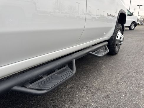 Used 2024 Chevrolet Silverado 3500 LT w/ Convenience Package image 19