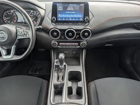 Used 2022 Nissan Sentra SR w/ Lighting Package FWD image 7