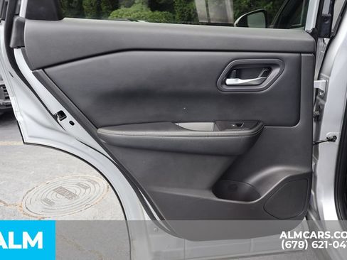 Used 2024 Nissan Rogue SV FWD image 19