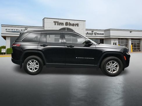 Used 2024 Jeep Grand Cherokee Laredo w/ MOPAR Finishing Package AWD/4WD image 6