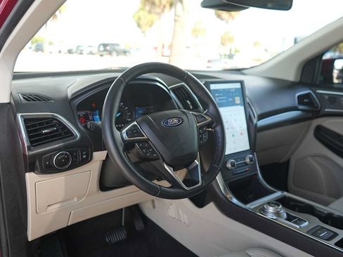 Used 2023 Ford Edge Titanium AWD/4WD image 2