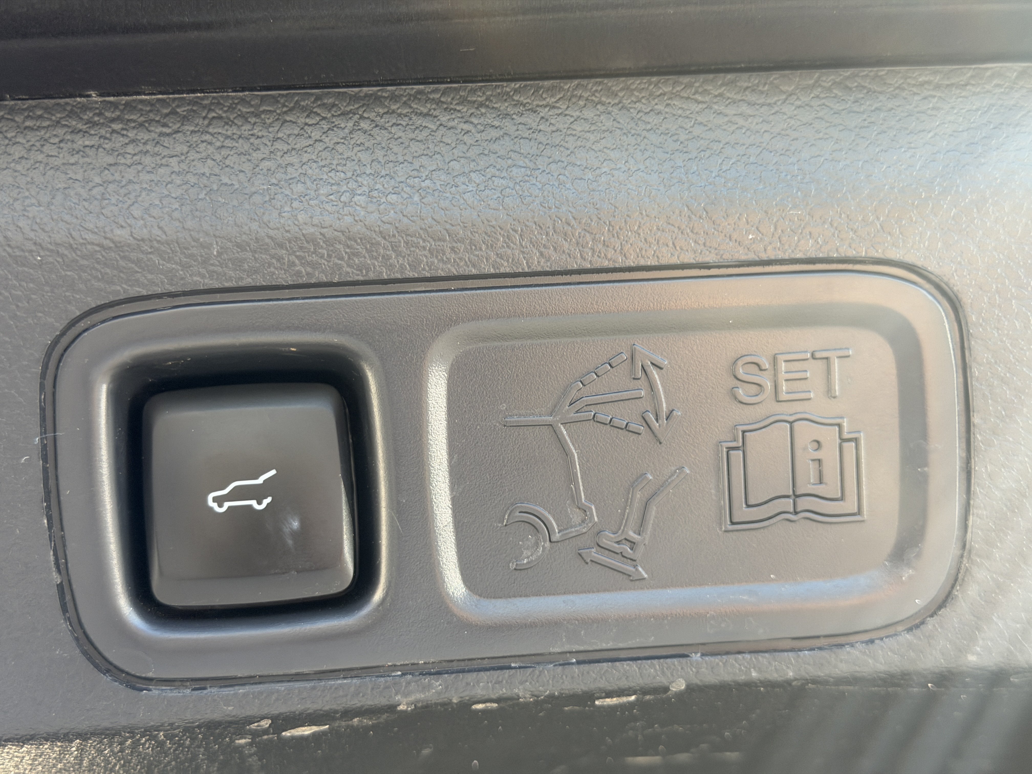 Used 2023 Ford Expedition Limited AWD/4WD image 11