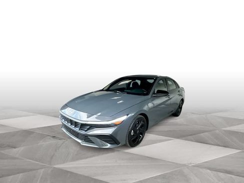 Used 2026 Hyundai Elantra Sport w/ Cargo Package FWD image 4