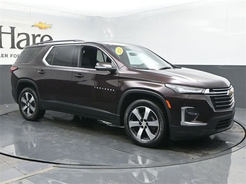Used 2023 Chevrolet Traverse LT w/ LT Premium Package image 6