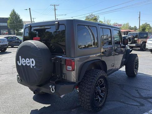Used 2016 Jeep Wrangler Unlimited Rubicon w/ Connectivity Group AWD/4WD image 8