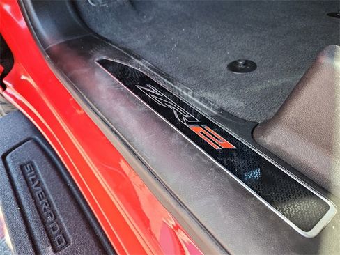 Used 2023 Chevrolet Silverado 1500 ZR2 w/ Technology Package image 8