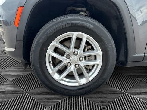 Used 2024 Jeep Grand Cherokee L Laredo image 14