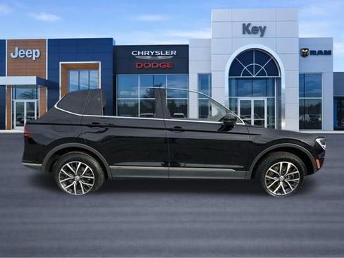 Used 2020 Volkswagen Tiguan SE AWD/4WD image 50