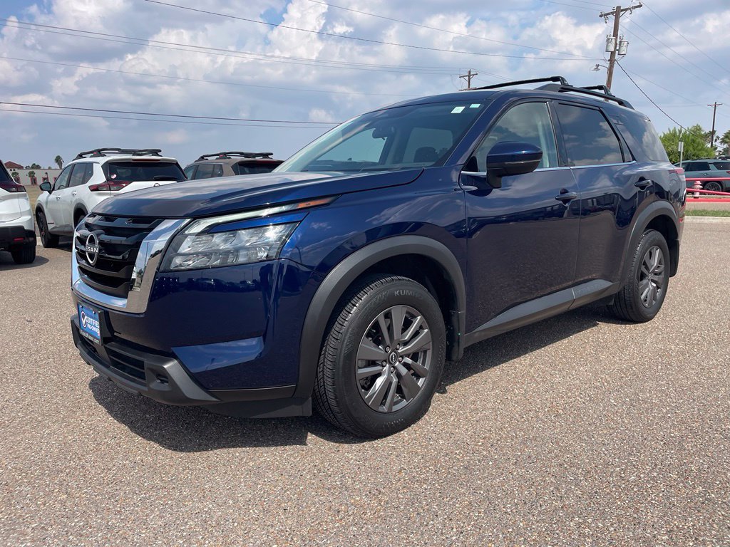 Certified 2025 Nissan Pathfinder SV w/ Cargo Package FWD image 3