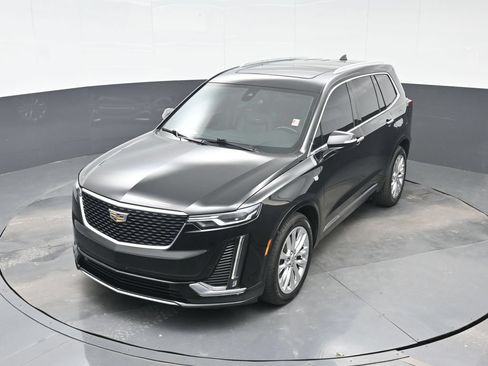 Used 2020 Cadillac XT6 Premium Luxury FWD image 16