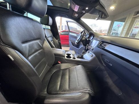 Used 2017 Volkswagen Touareg Wolfsburg Edition image 16