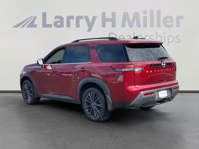 New 2026 Nissan Pathfinder SL w/ SL Premium Package (P04)